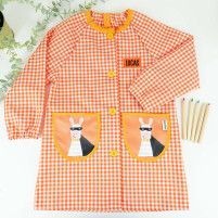 babi con botones naranja
