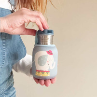 frente botella marcus con funda