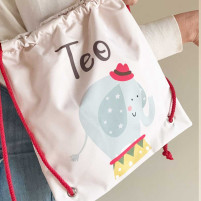 mochila con cordones marcus